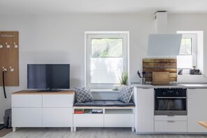 Kühlschrank, Mikrowelle, Geschirrspüler