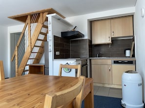 Kühlschrank, Mikrowelle, Geschirrspüler