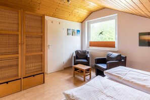2 Schlafzimmer, Reisekinderbett, WLAN, Bettwäsche
