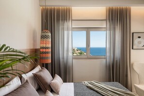 2 chambres, coffre-fort, fer et planche à repasser