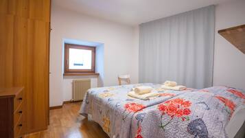 Apartamento família, vários quartos (Cozy Apartment In The Heart Of Riva) | 2 quartos, Wi-Fi de cortesia, roupa de cama