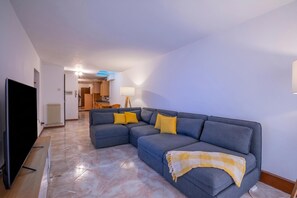 Family Apartment, Multiple Bedrooms (Cozy Apartment In The Heart Of Riva) | Living area | Flat-screen TV - Cozy Apartment In The Heart Of Riva (Riva del Garda)