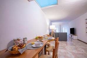 Dining - Cozy Apartment In The Heart Of Riva (Riva del Garda)