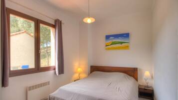 4 chambres, fer et planche à repasser, lit parapluie, Wi-Fi gratuit