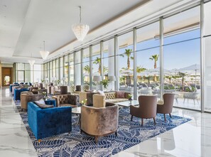 2 bars/lounges, cocktail bar - Amanti, MadeForTwo Hotels – Ayia Napa (Ayia Napa)