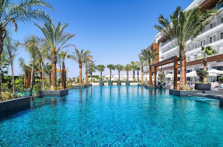 Indoor pool, 2 outdoor pools, pool umbrellas, sun loungers