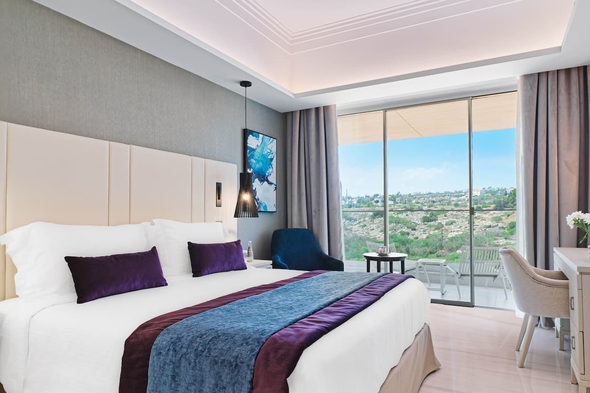 1 bedroom, premium bedding, pillowtop beds, minibar