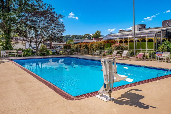 Seasonal outdoor pool