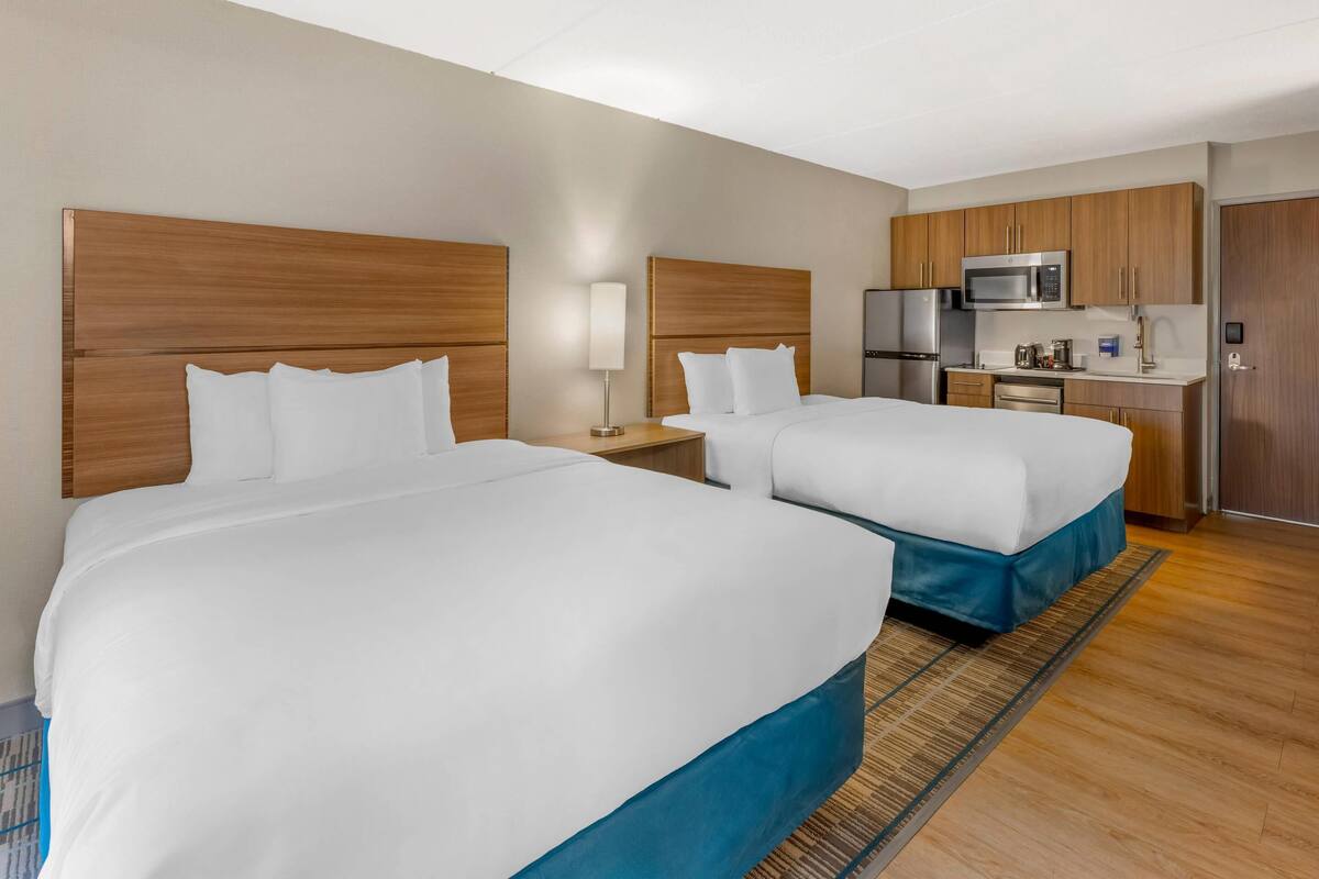 套房, 2 张大 床, 无烟房 (Efficiency) | 办公桌、熨斗/熨衣板、折叠床/加床（额外收费）、免费 WiFi
