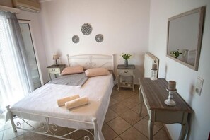 2 bedrooms, iron/ironing board, free WiFi, bed sheets