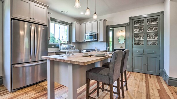 ثلاجة، ميكروويف، موقد طهي مسطح، غسالة أطباق