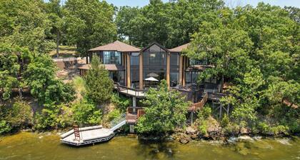Treetop 32 - Stunning Panoramic View & Swim Dock