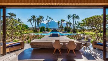 Smart TV de 45 pulgadas con canales digitales y televisión