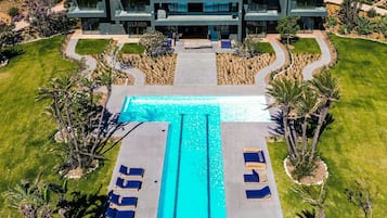 Outdoor pool, pool loungers