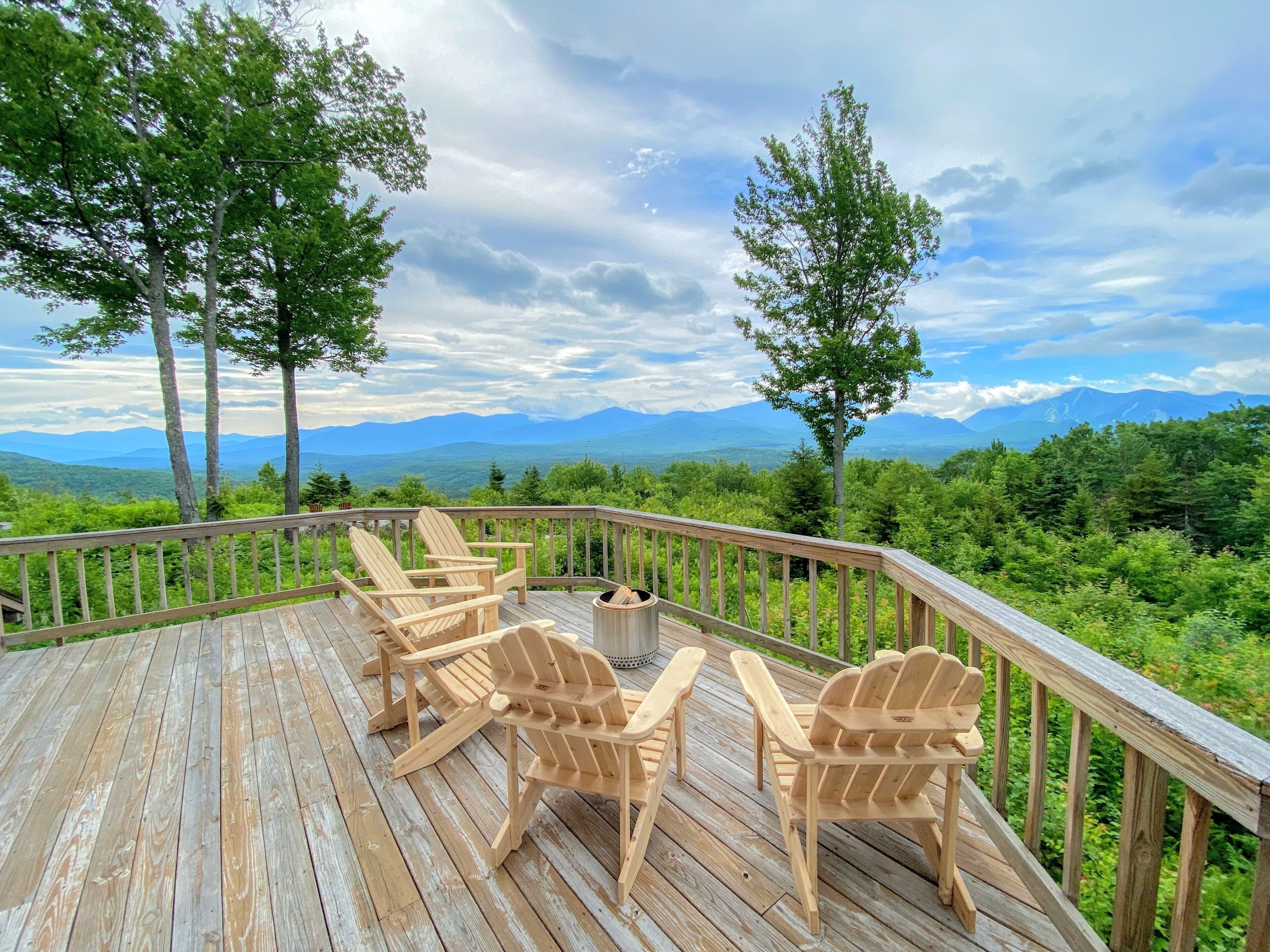 212 Stunning home with breathtaking views, outdoor cedar sauna, great location! Skiing!