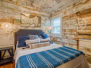 3 makuuhuonetta, silitysrauta/-lauta, Wi-Fi, vuodevaatteet