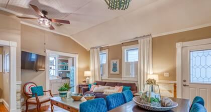 Perfect Couples Getaway, Heated Pool Access