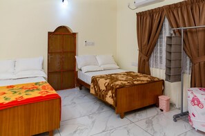 1 bedroom, desk, iron/ironing board, free WiFi