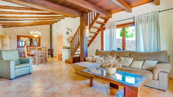 Smart-tv en een open haard