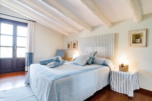 3 chambres, fer et planche à repasser, lit parapluie, Wi-Fi gratuit