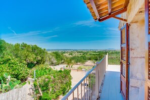 Property grounds - Nines with pool for 6 in Petra (Petra)