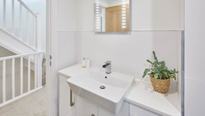 House | Bathroom | Towels - The Townhouse (Whitby)