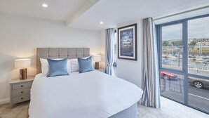 House | 4 bedrooms, iron/ironing board, WiFi (free), individually decorated - The Townhouse (Whitby)