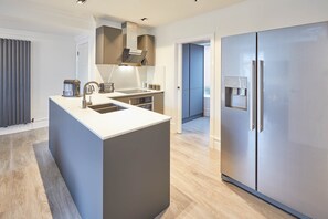 Ferienhaus | Eigene Küche | Kühlschrank, Mikrowelle, Ofen, Herdplatte