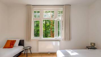 9 slaapkamers, een strijkplank/strijkijzer, wifi, beddengoed