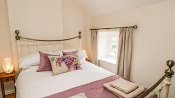 Cottage | 3 bedrooms, individually decorated, individually furnished, free WiFi
