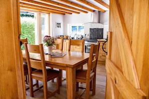 Cottage | Dining