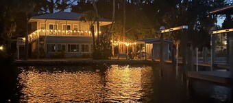 Homosassa River Camp - Waterfront Retreat on the Main River