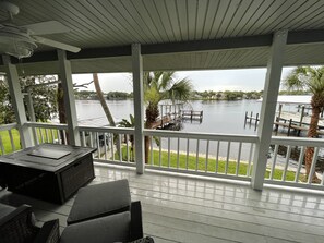 Terrace/patio - Homosassa River Camp on the main Homosassa River (Homosassa)