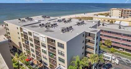 Updated Beachfront Condo, steps to John's Pass with heated pool, updated kitchen