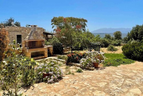 Iliopetra Villa