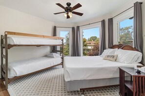 5 bedrooms, desk, iron/ironing board, free WiFi