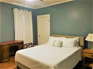 5 bedrooms, desk, iron/ironing board, free WiFi