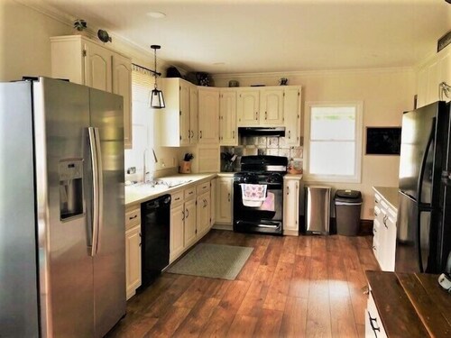 Timeless Memories - Victorian home located in the heart of Ludington