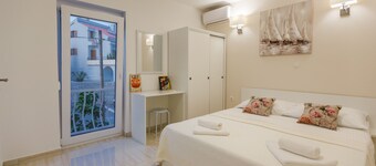 Apartmani Studio Sleeps 2 -parking -private Garden