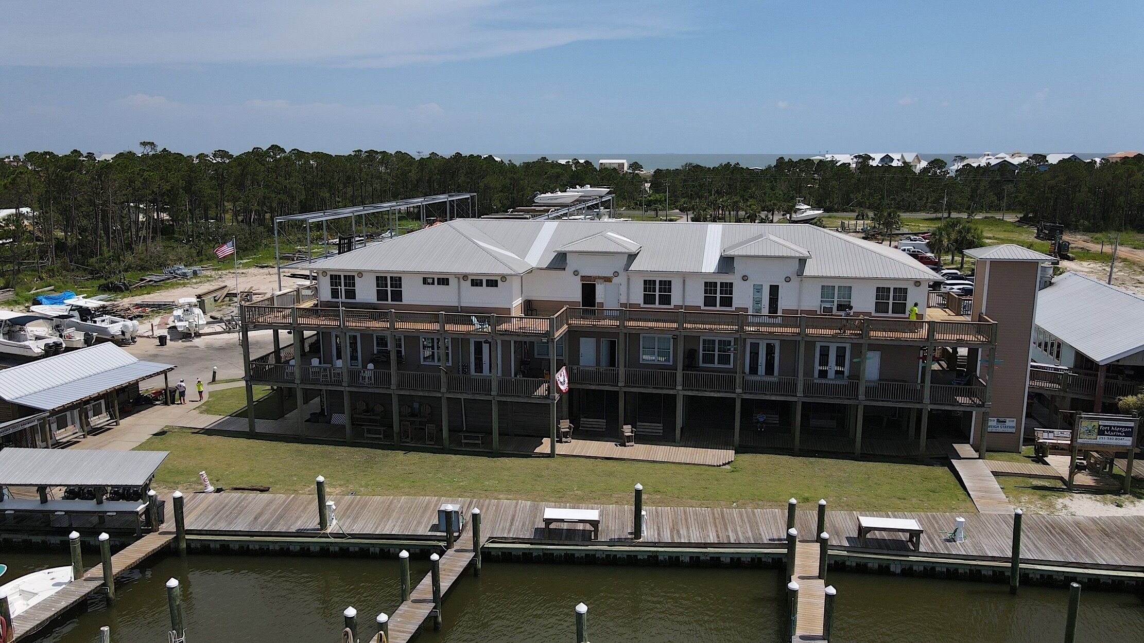 1 Bedroom Condotel at Fort Morgan Marina! Great location right by Tacky Jacks