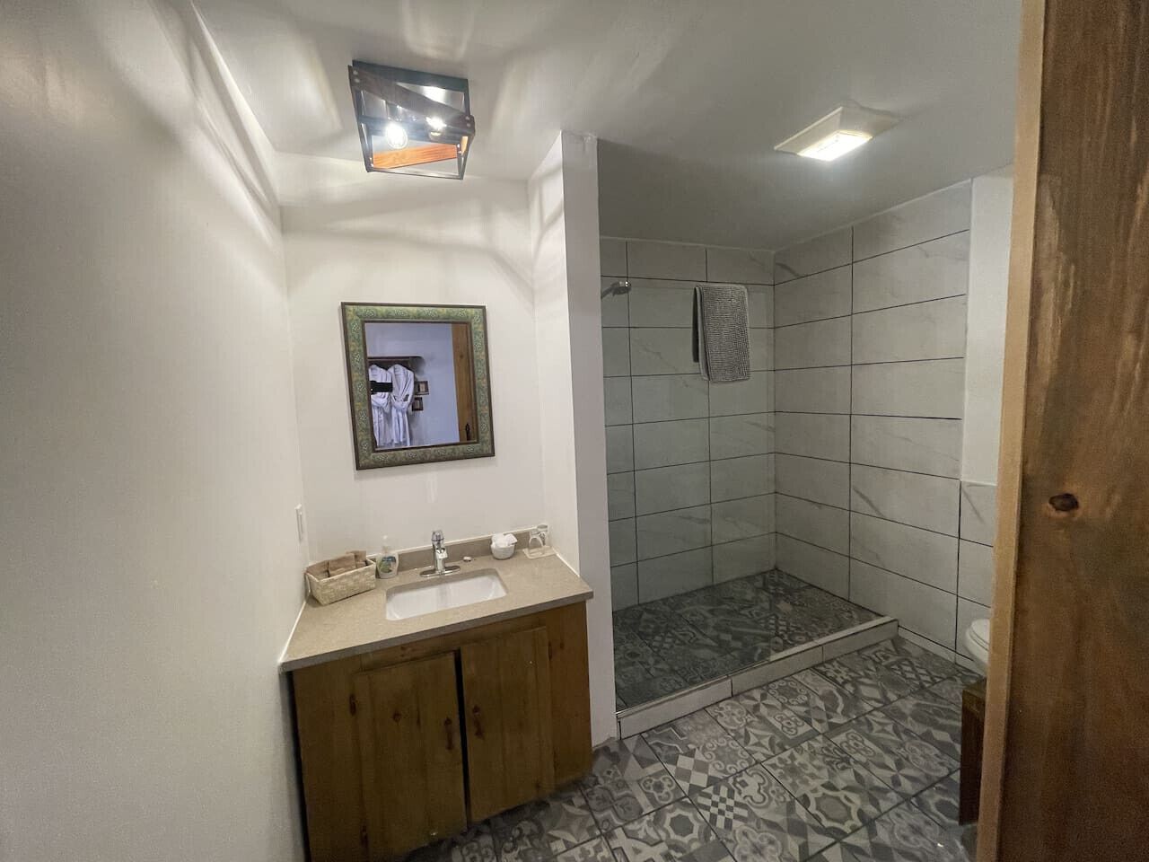 淋浴設備、風筒、提供毛巾、番梘