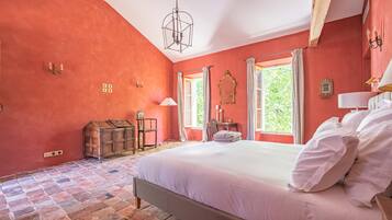 8 chambres, fer et planche Ă repasser, Wi-Fi gratuit, draps fournis