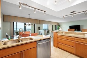 House, 2 Bedrooms | Private kitchen | Coffee/tea maker