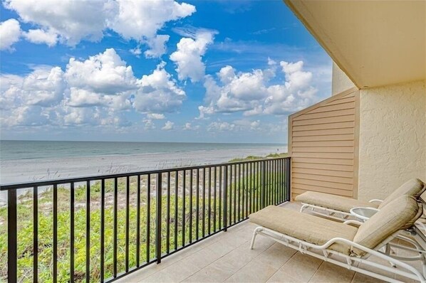 House, 2 Bedrooms | Balcony