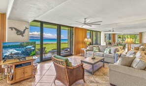 Condo, 2 Bedrooms | Living room