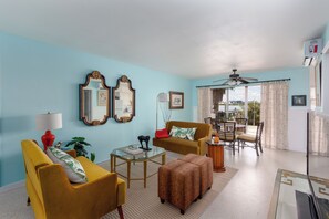 Unclassified image, 3 of 15, button