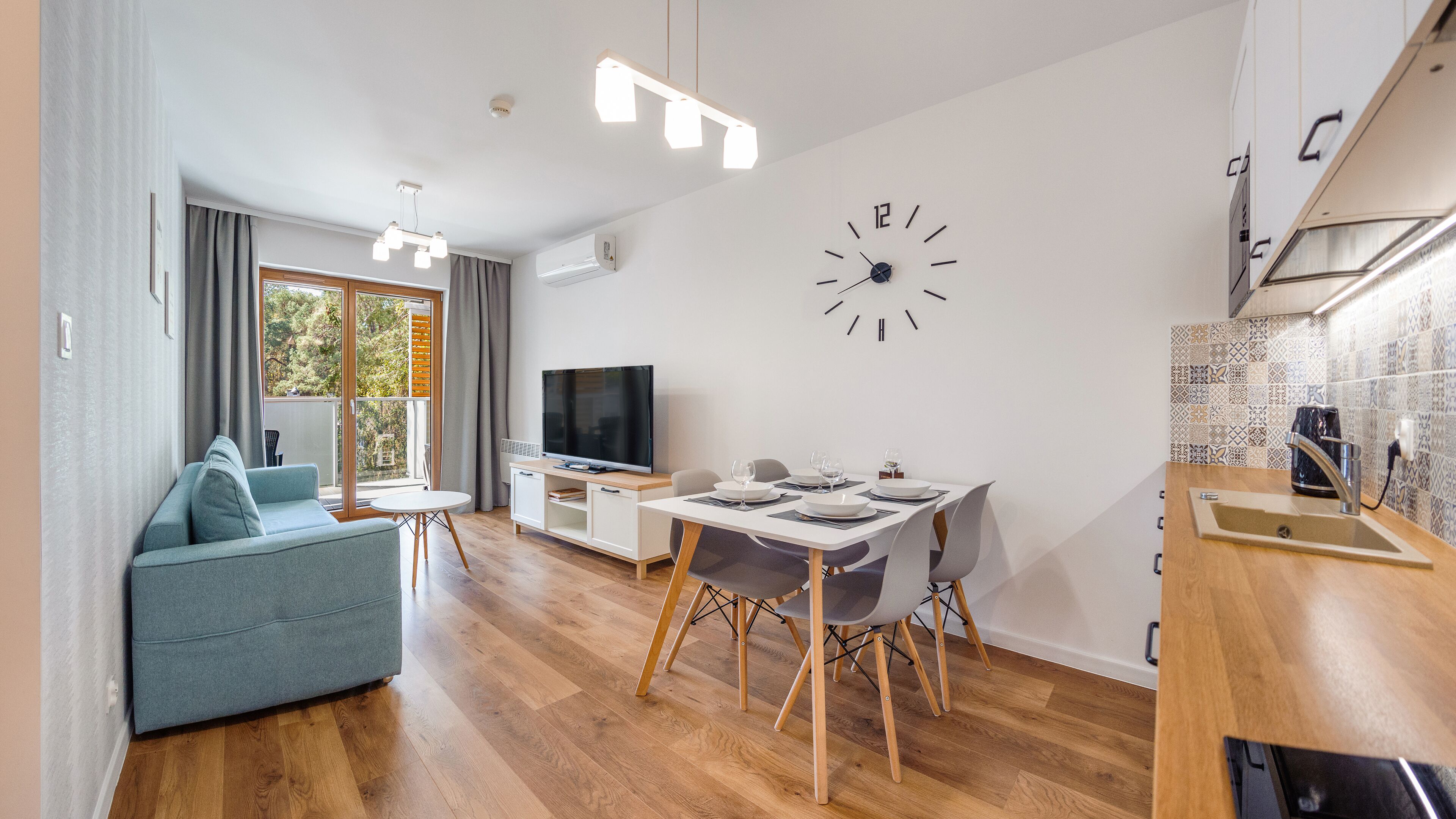 Apartment (B18) | Living area | Flat-screen TV