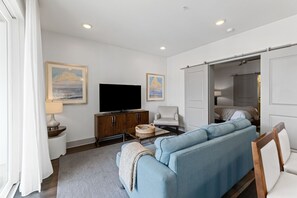 Flat-screen TV, fireplace, offices - Texas Two Step @ The Pointe w/Bunk Nook| Resort Pool+ Hot Tub | Grills+ Fire Pit (Rosemary Beach)
