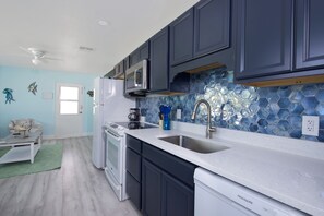 Kühlschrank, Mikrowelle, Geschirrspüler