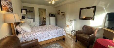 1 chambre, fer et planche Ă repasser, Wi-Fi gratuit, draps fournis